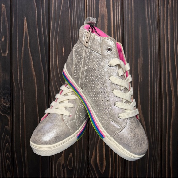 New Shine Power Athletic High-Top
Sneaker Girls Size 6 NWT Silver Zipper
Ankle - Picture 5 of 6
